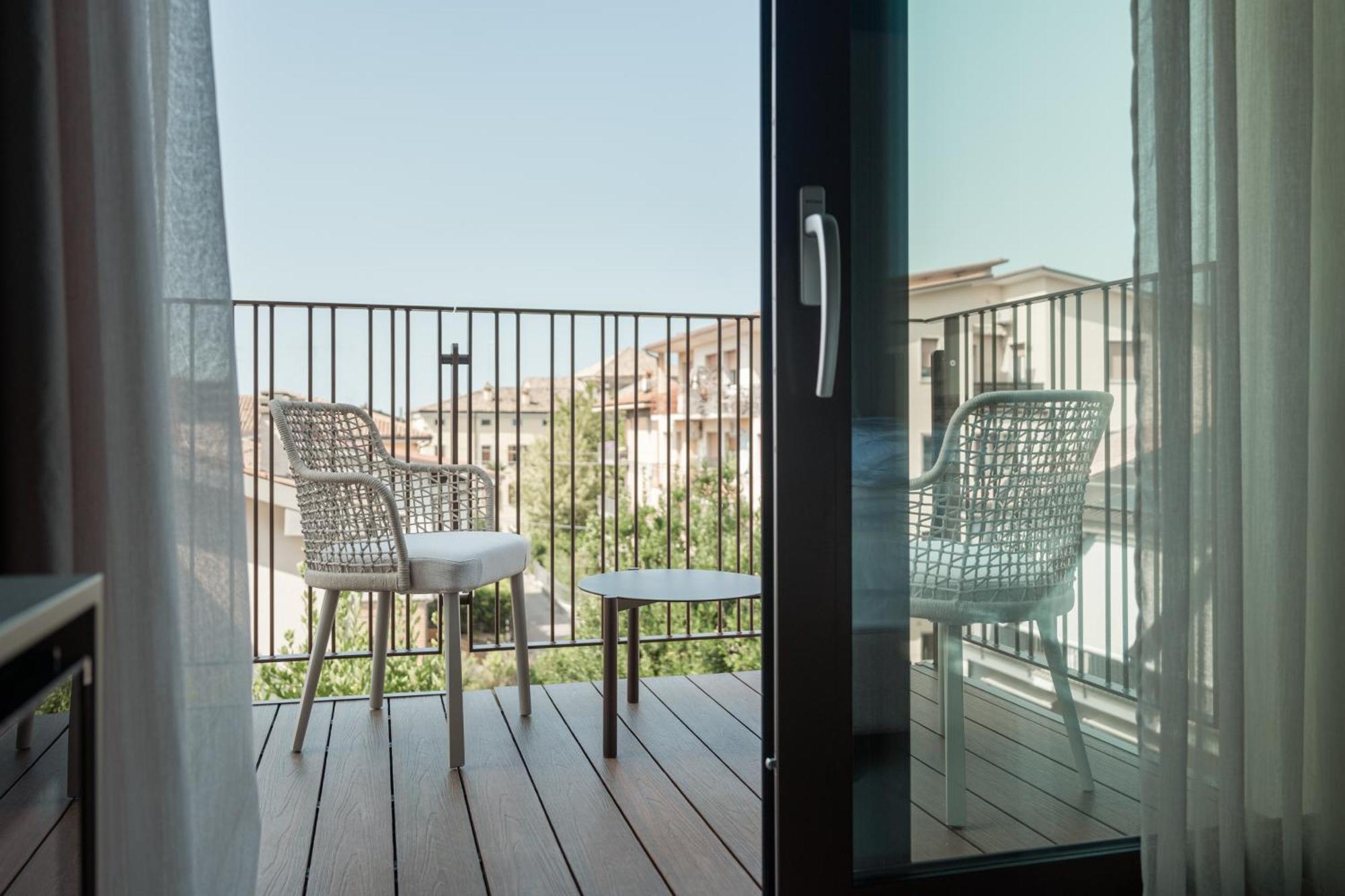 Wanderlust Hotel - Suite & Spa - Apartments & Villas - Bardolino, Lago Di Garda - Verona Экстерьер фото